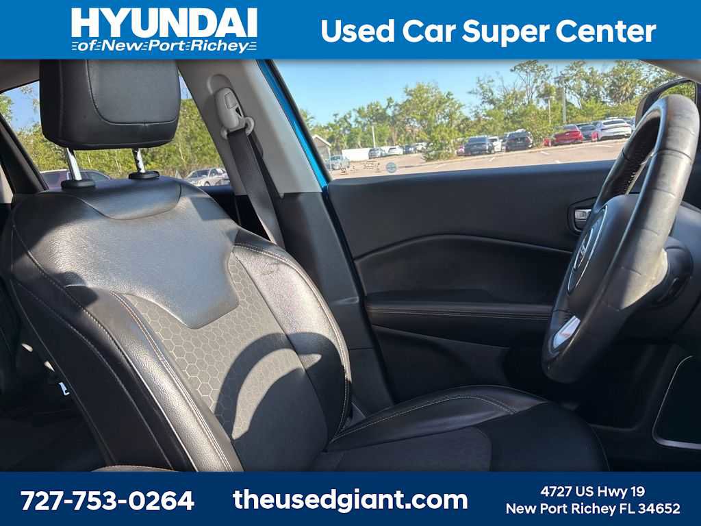 Used 2018 Jeep Compass Latitude w/ Popular Equipment Group image 8