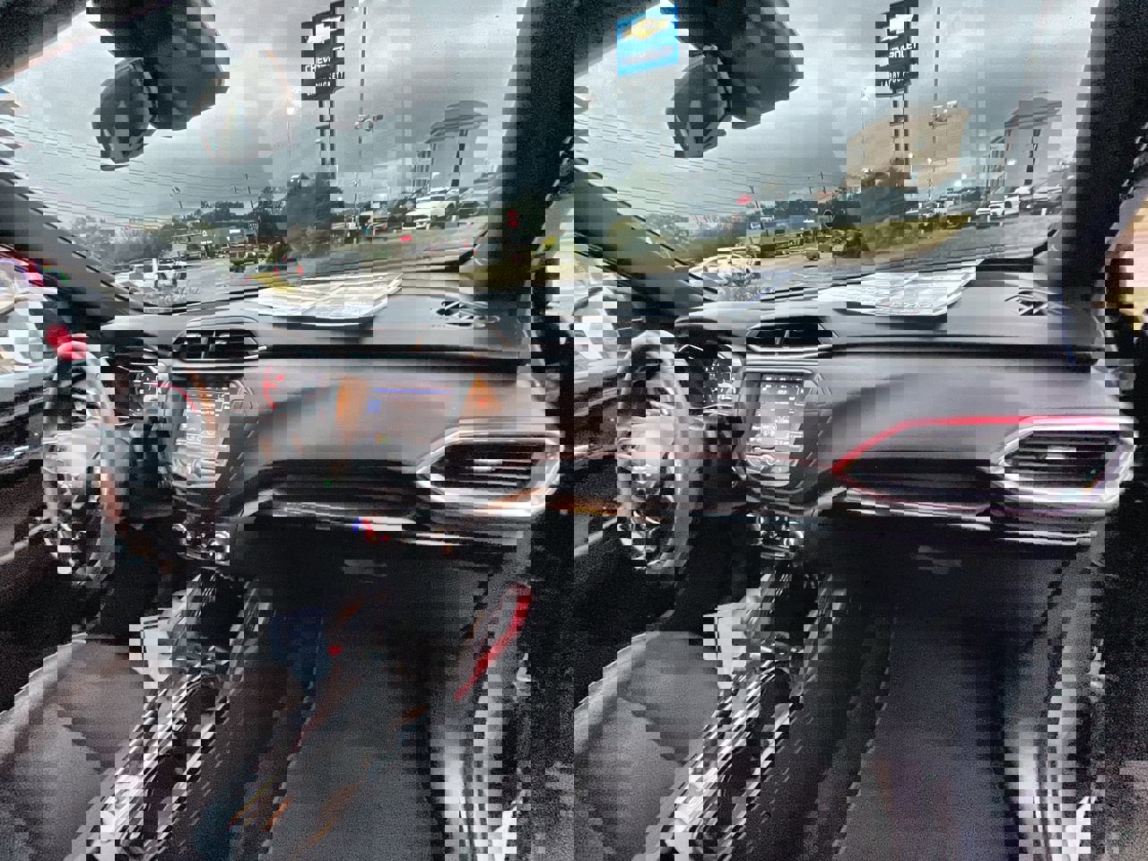 Used 2023 Chevrolet TrailBlazer RS image 27