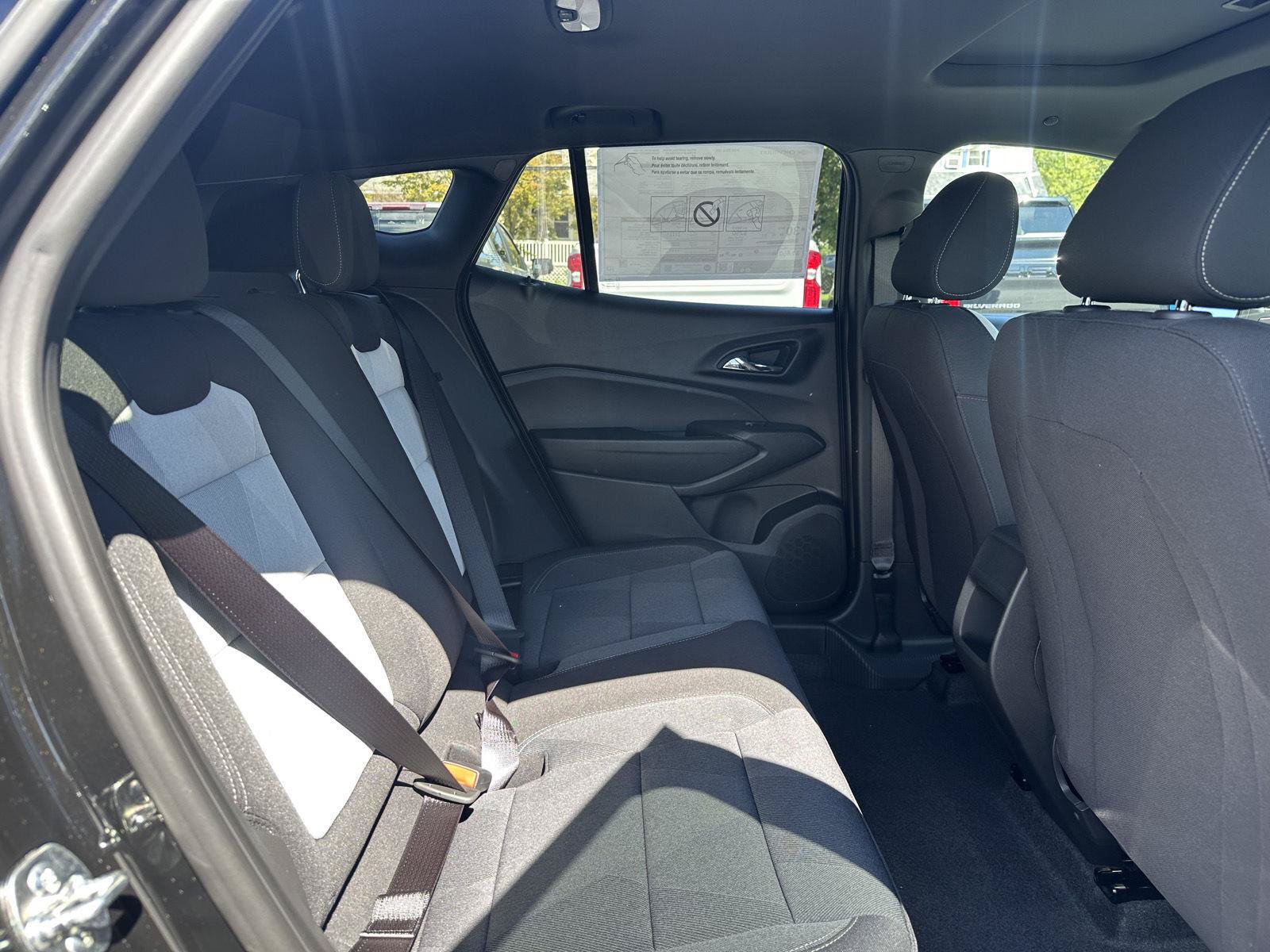 New 2026 Chevrolet Trax RS w/ Sunroof Package FWD image 12