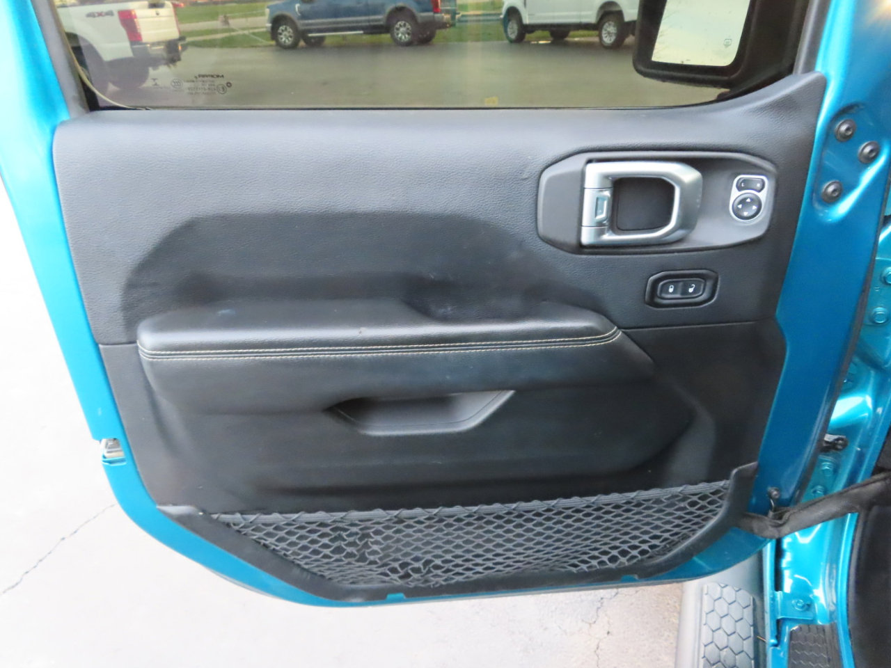 Used 2019 Jeep Wrangler Unlimited Sahara image 25