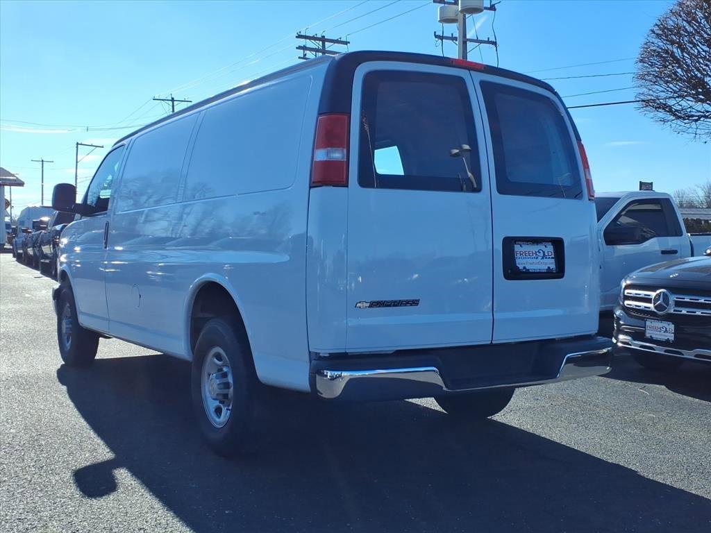 Used 2024 Chevrolet Express 2500 w/ Driver Convenience Package image 14