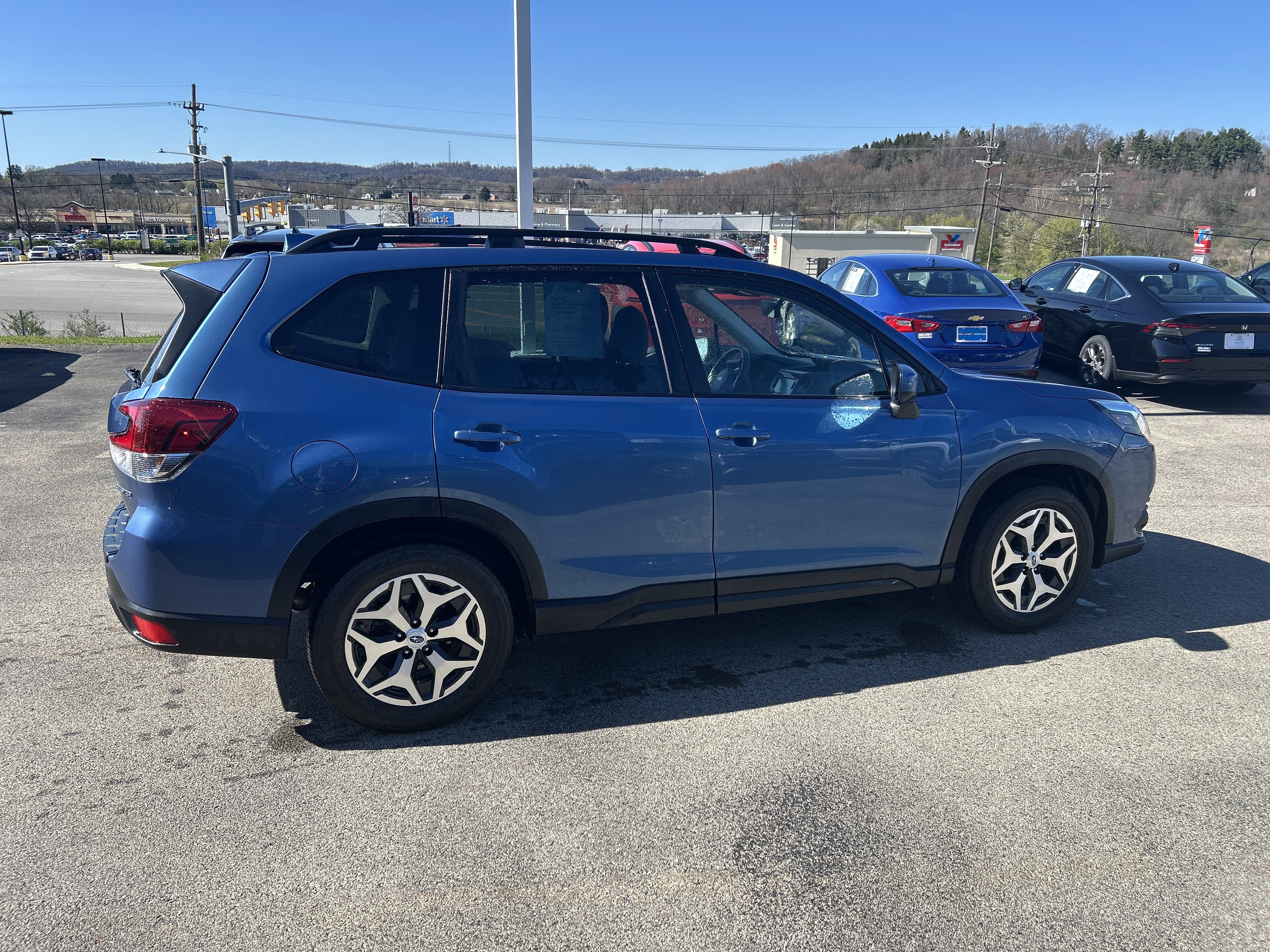 Certified 2023 Subaru Forester Premium AWD/4WD image 5