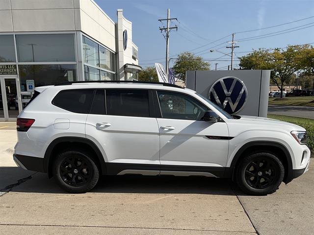New 2026 Volkswagen Atlas Peak Edition image 3