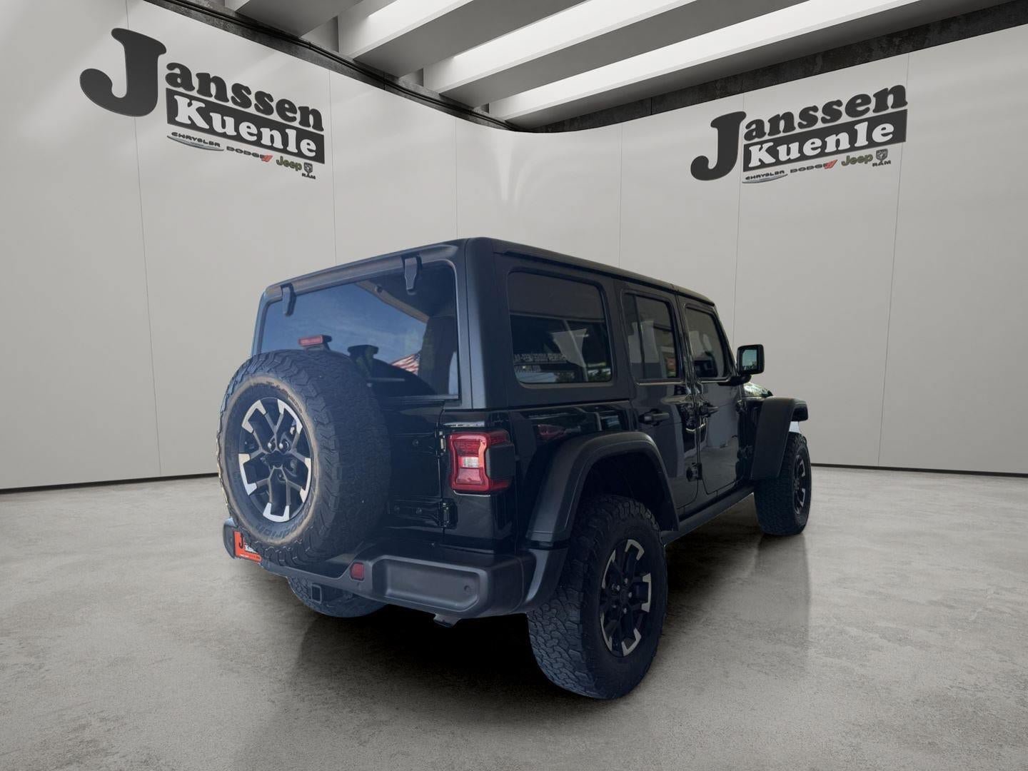 Used 2024 Jeep Wrangler Unlimited Rubicon 4xe w/ Technology Group AWD/4WD image 3