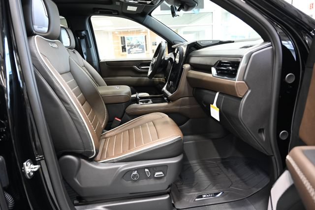 New 2026 GMC Yukon XL Denali Ultimate w/ LPO, Floor Liner Package AWD/4WD image 21
