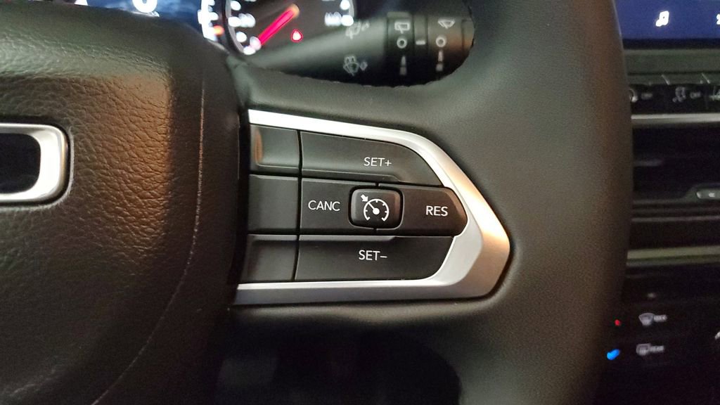 Used 2023 Jeep Compass Altitude image 29