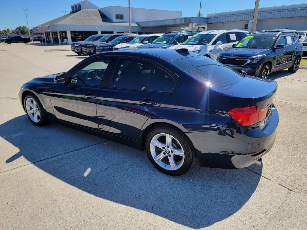 Used 2014 BMW 320i xDrive Sedan AWD/4WD image 3