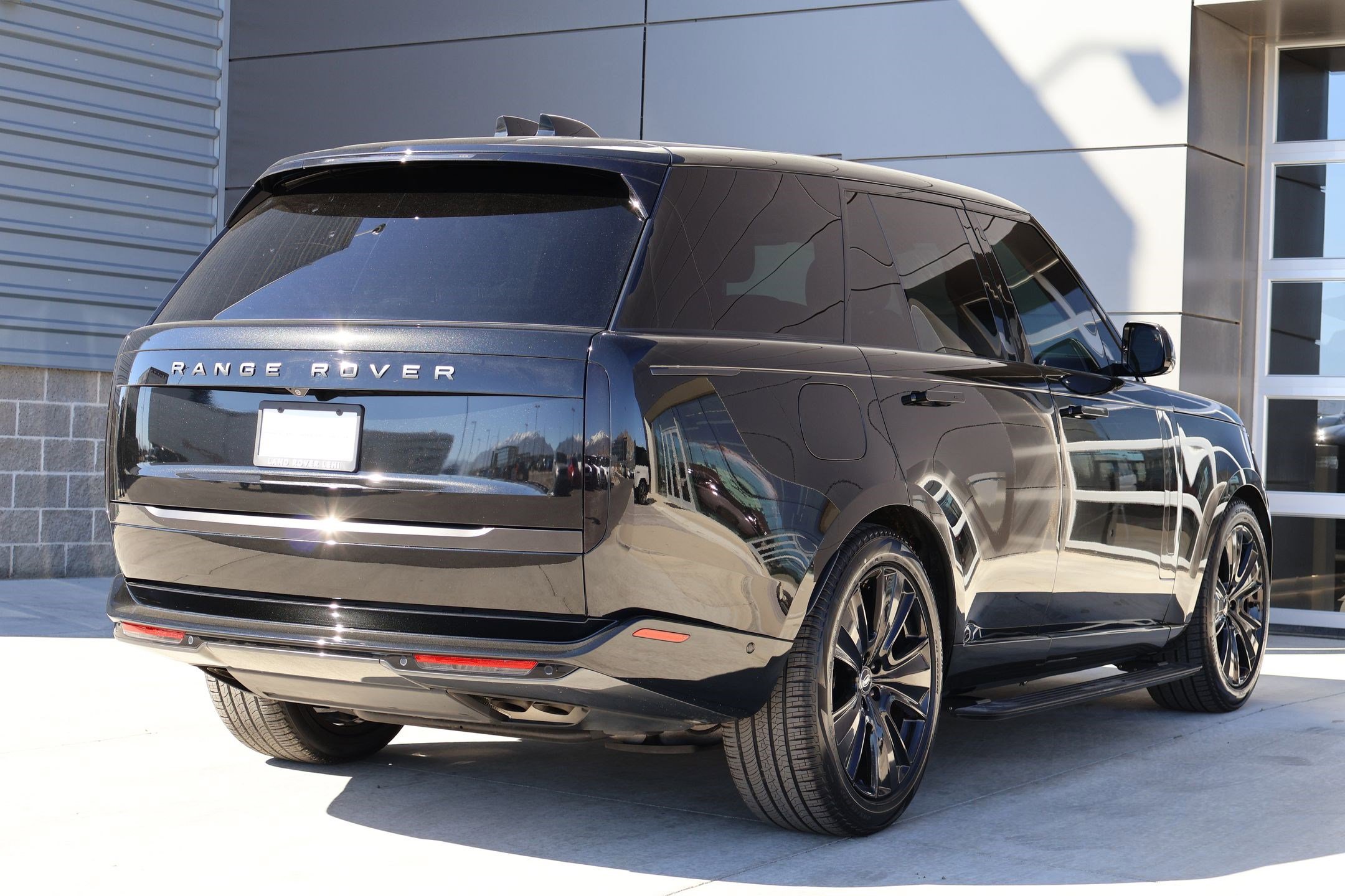 Certified 2023 Land Rover Range Rover SE image 7