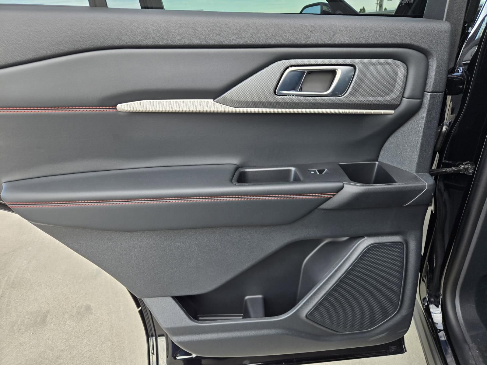 New 2026 Ford Explorer ST-Line w/ ST-Line Street Pack image 28