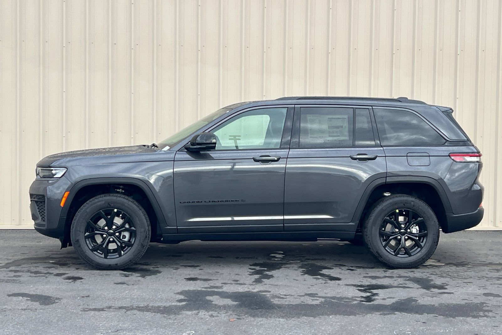 New 2026 Jeep Grand Cherokee Altitude AWD/4WD image 9