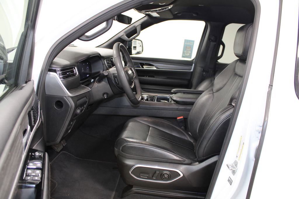 Used 2023 Jeep Wagoneer L Series II image 22