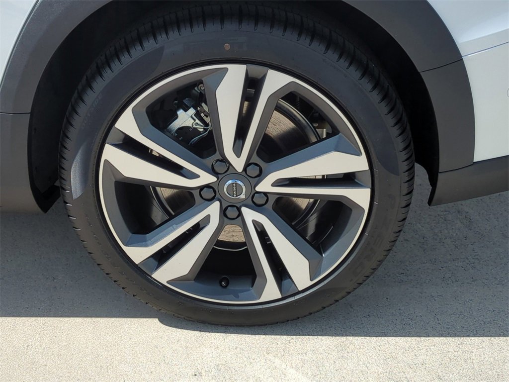 New 2026 Volvo V60 B5 Cross Country Plus w/ Protection Package Premier image 5