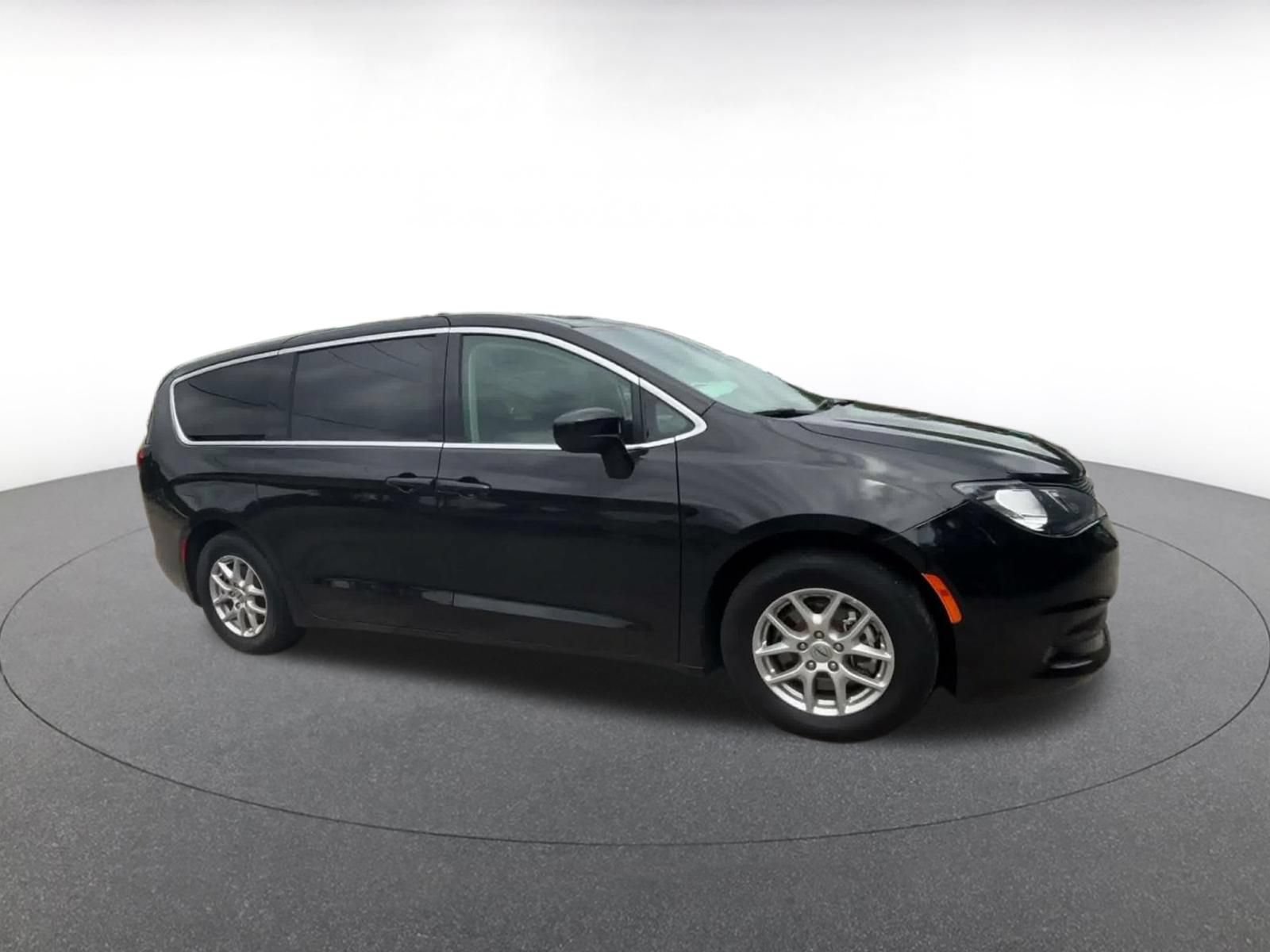Used 2024 Chrysler Voyager LX FWD video 2