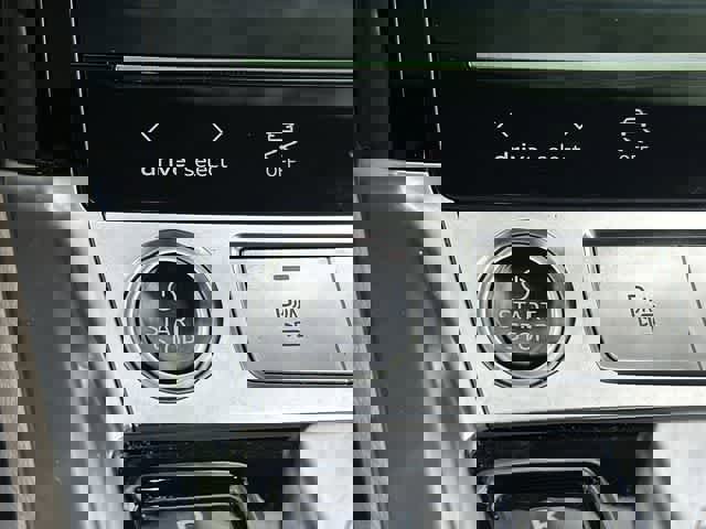 Used 2024 Audi Q8 e-tron Premium Plus image 11