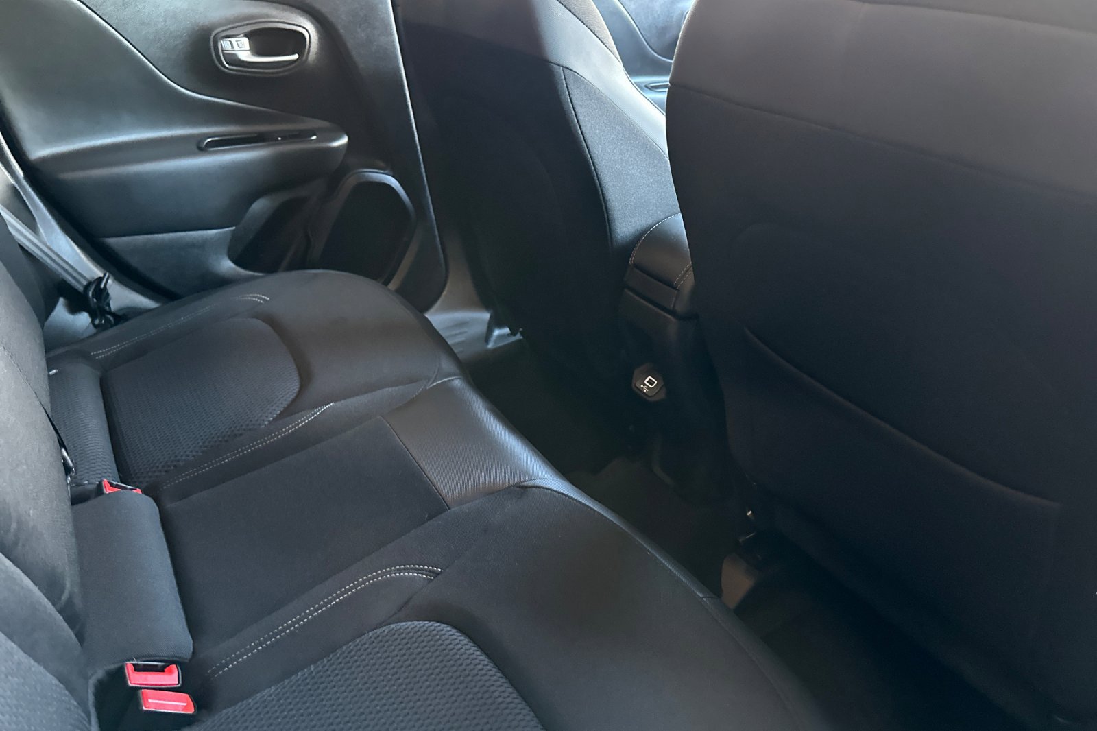 Used 2022 Jeep Renegade Latitude image 18