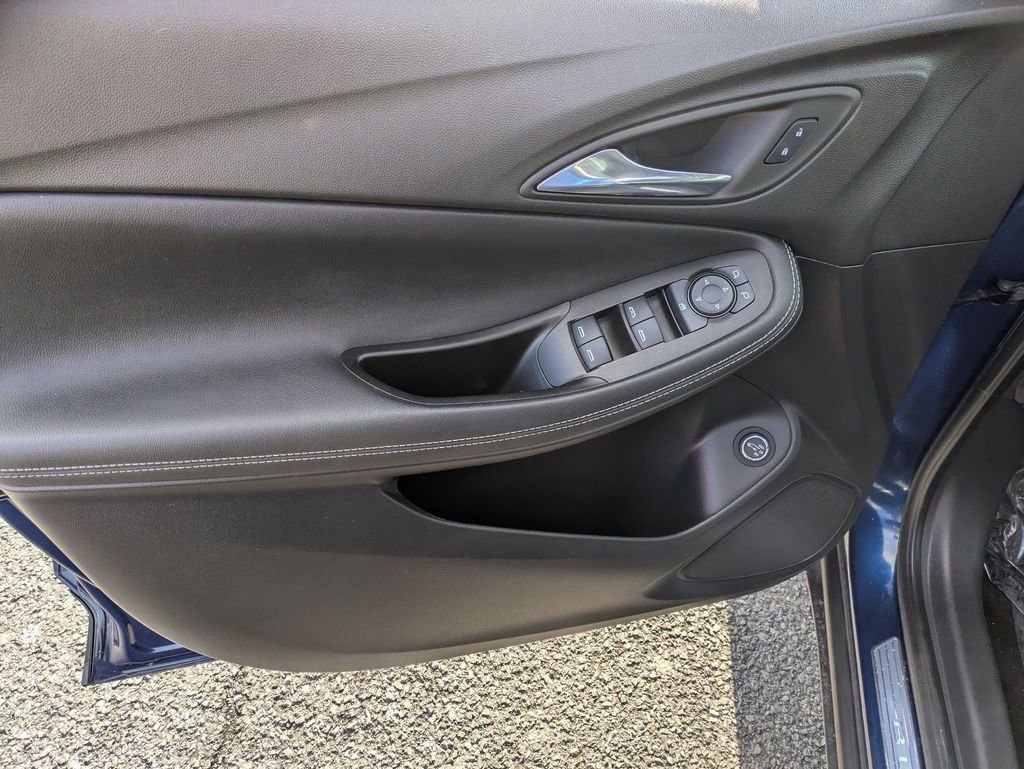 Used 2022 Buick Encore GX Select image 10