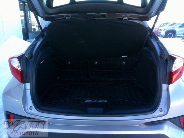 Used 2020 Toyota C-HR XLE image 20