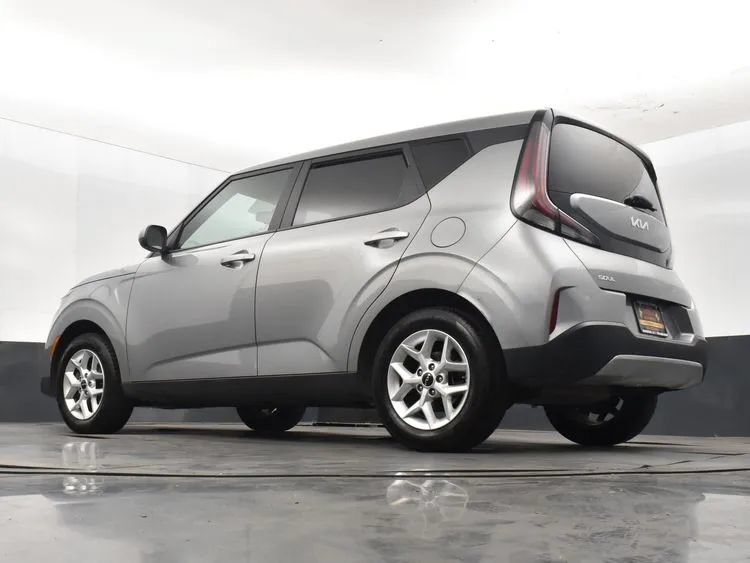 Used 2024 Kia Soul LX w/ Option Group 015 FWD image 12