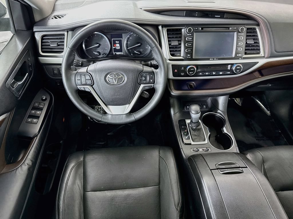 Used 2015 Toyota Highlander Limited Platinum AWD/4WD image 3