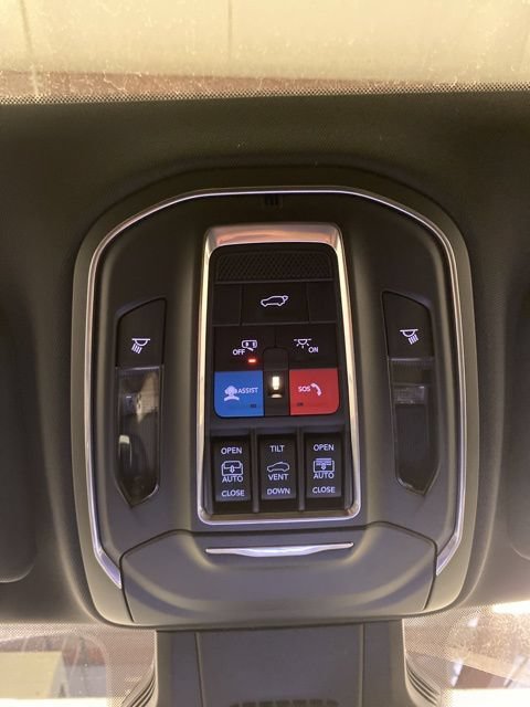 Used 2026 Jeep Cherokee Limited AWD/4WD image 14