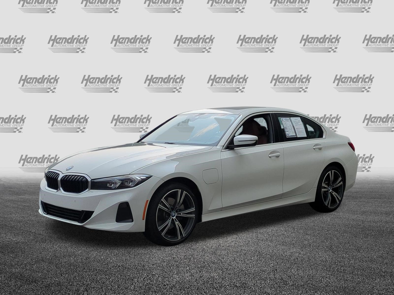 Used 2024 BMW 330e w/ Convenience Package RWD image 6
