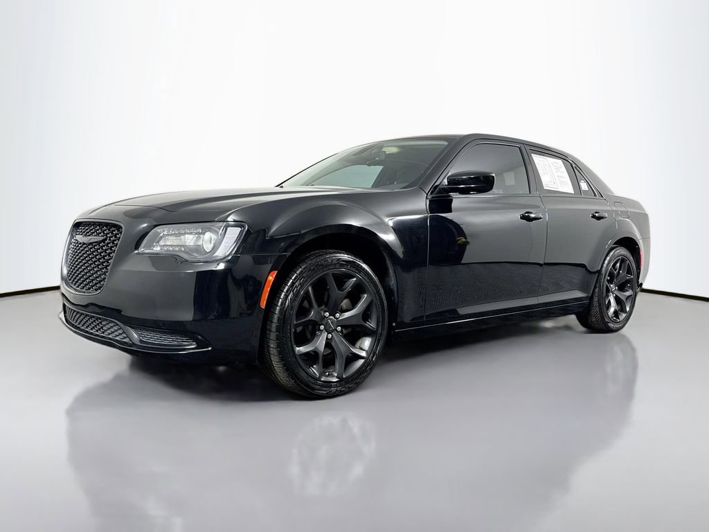 Used 2022 Chrysler 300 Touring w/ Sport Appearance Package image 37