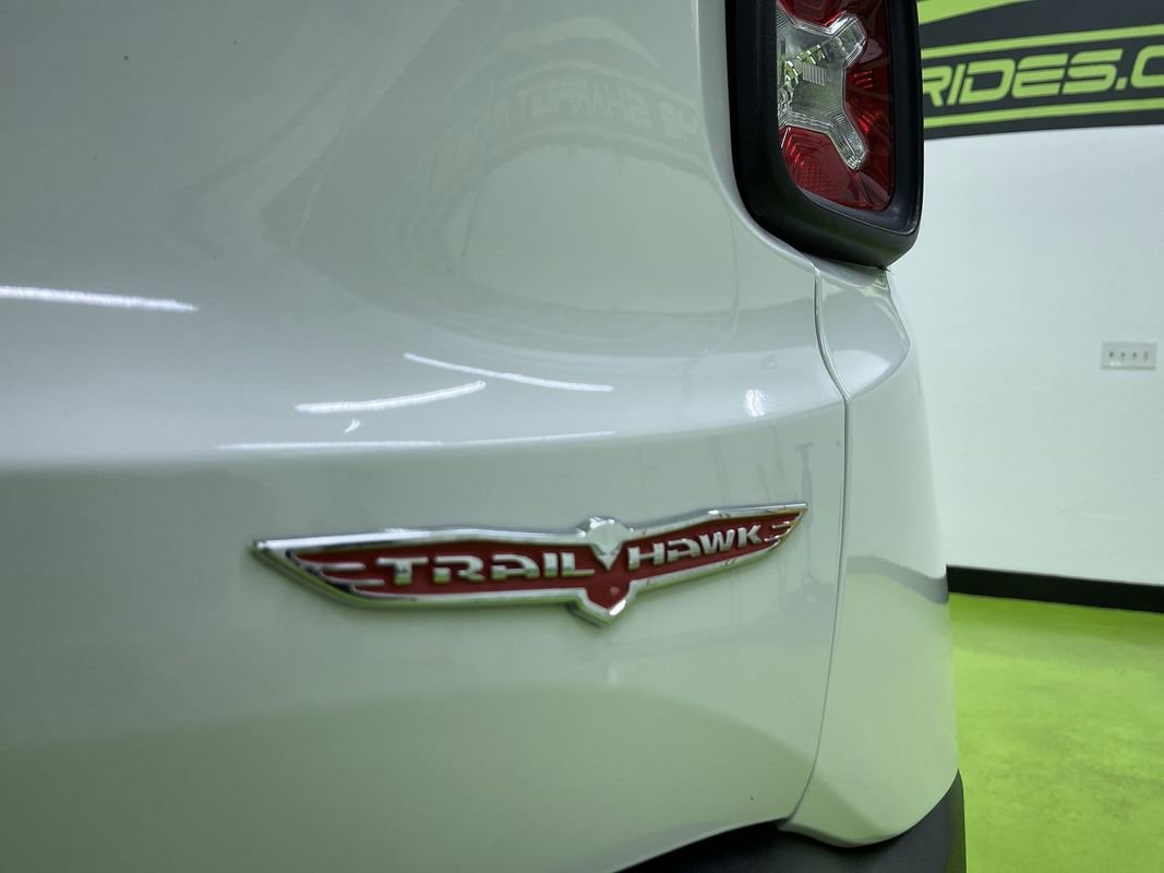 Used 2022 Jeep Renegade Trailhawk image 13