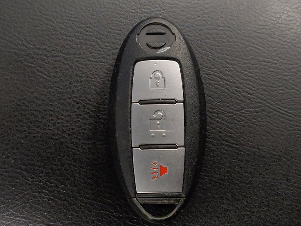 Used 2015 Nissan Rogue SV FWD image 32