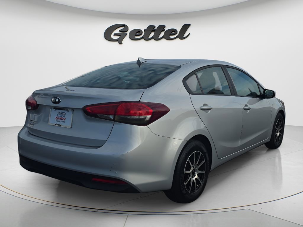 Used 2017 Kia Forte LX FWD image 5