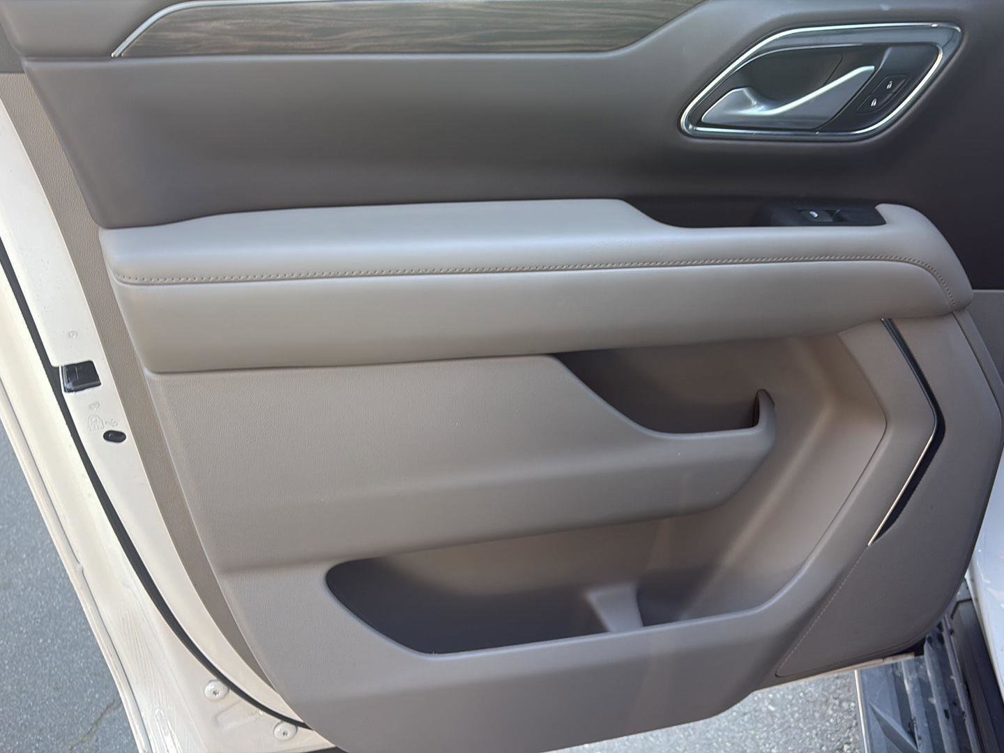 Used 2022 Chevrolet Suburban LS w/ Driver Alert Package image 19