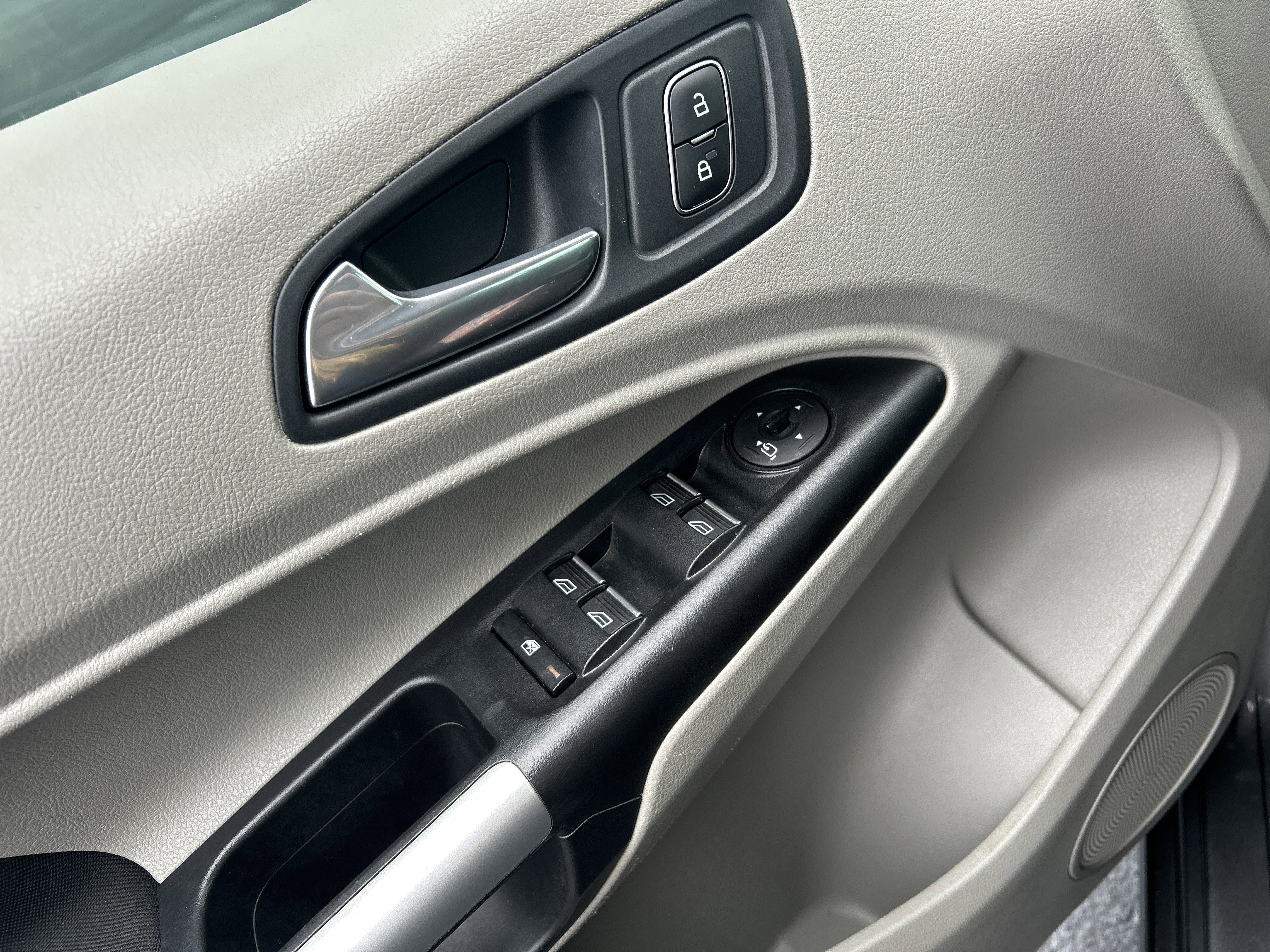 Used 2019 Ford Transit Connect XLT image 23