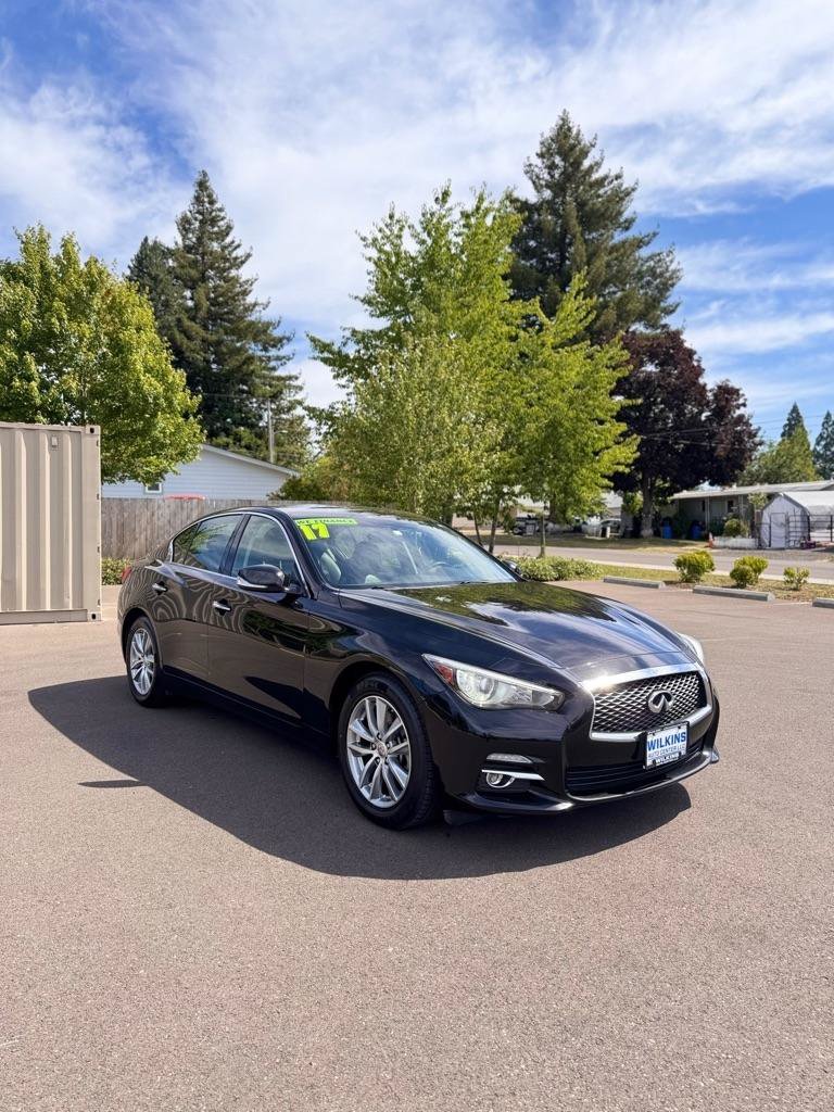 Used 2017 INFINITI Q50 2.0t w/ Moonroof Package AWD/4WD image 3
