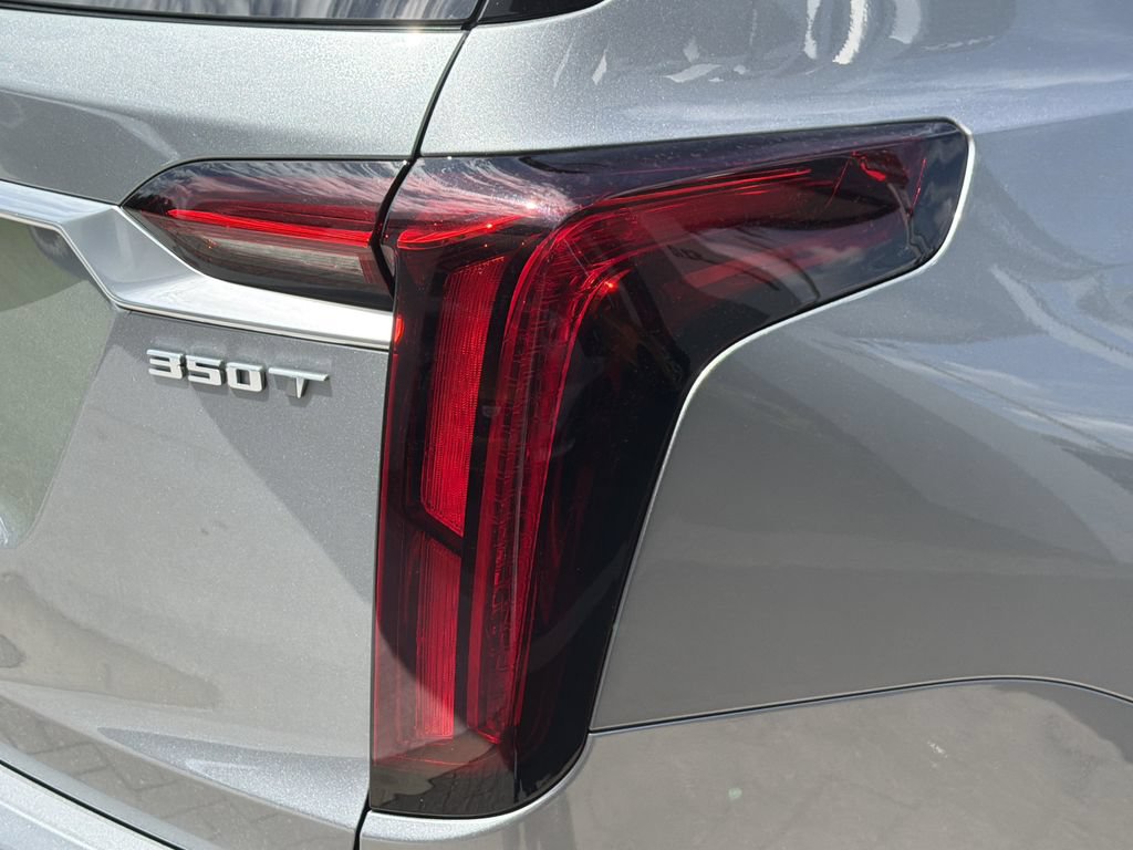 Certified 2025 Cadillac XT6 Luxury FWD image 10