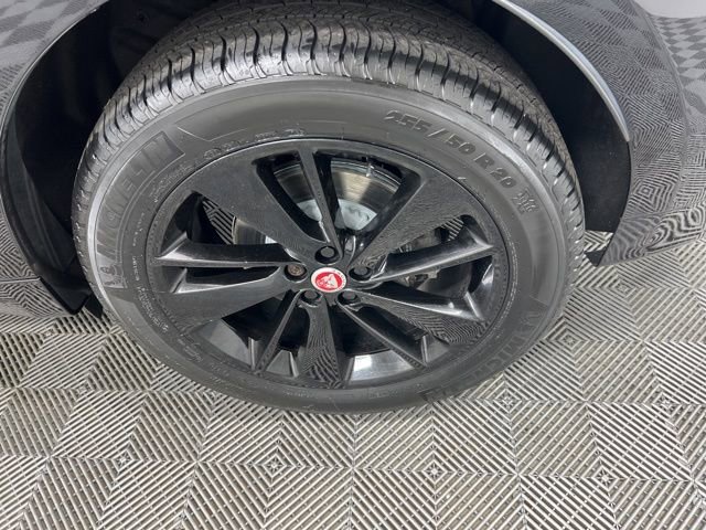 Used 2022 Jaguar F-PACE S image 8