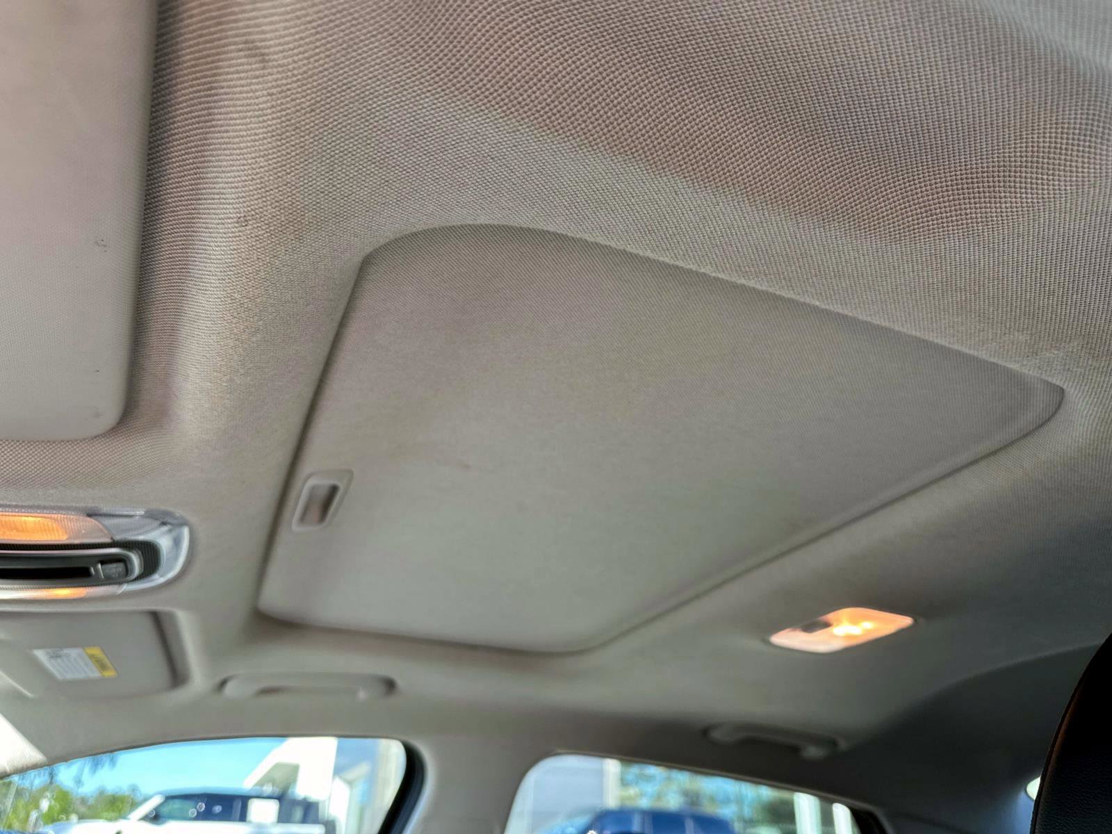 Used 2023 Hyundai Elantra Limited w/ Preferred Accessory Package image 29