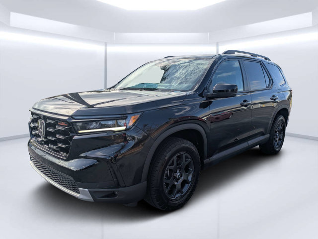 Used 2025 Honda Pilot TrailSport image 7