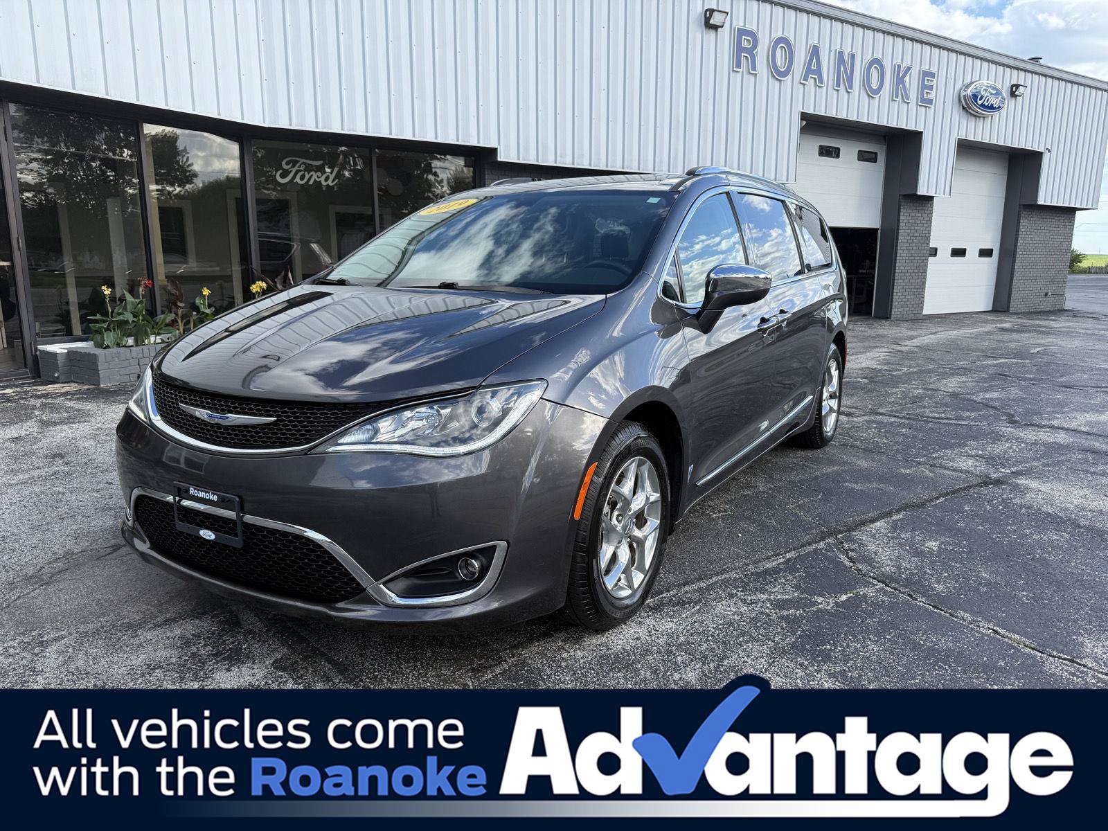 Used 2019 Chrysler Pacifica Limited FWD image 1