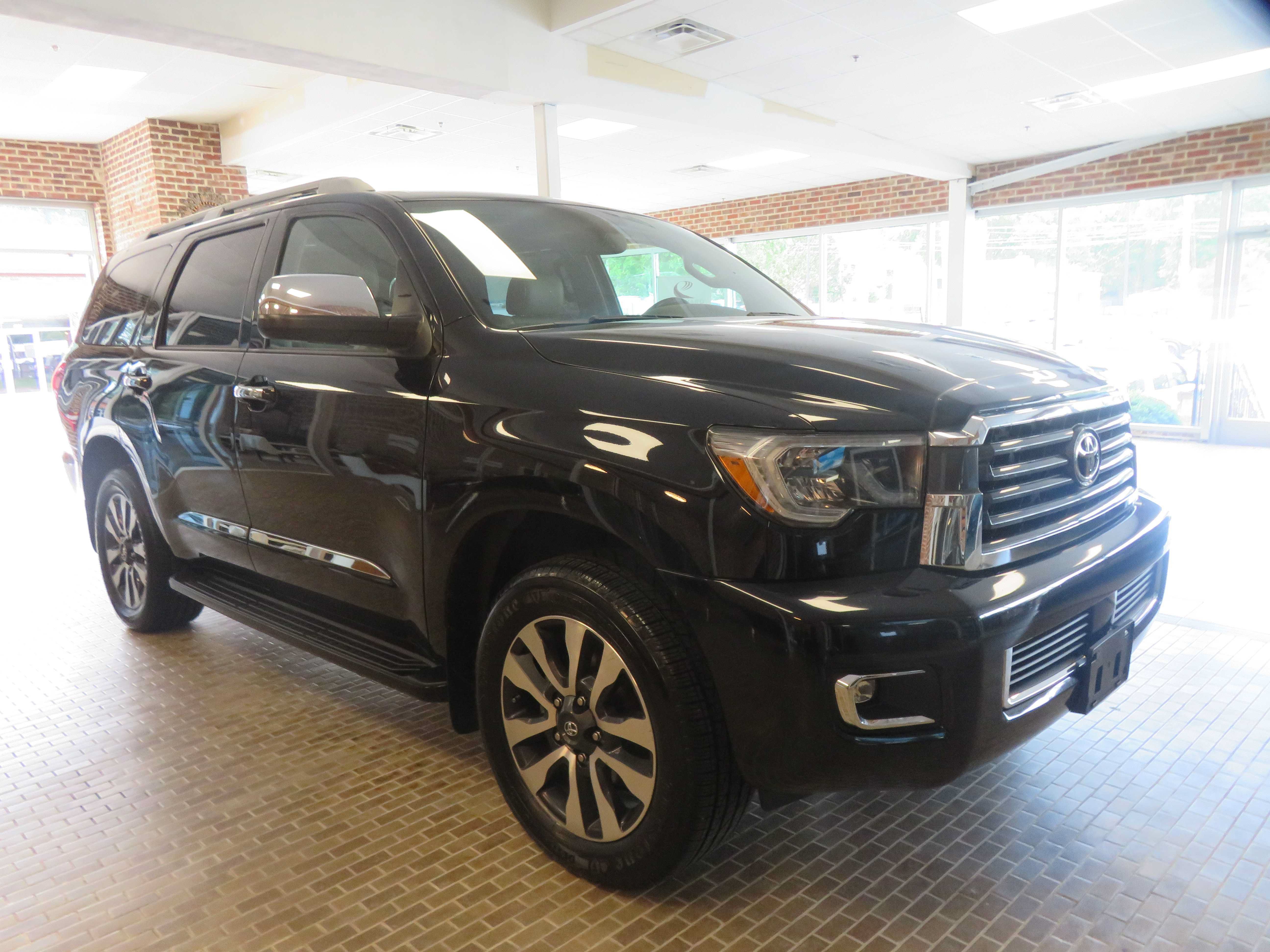 Used 2020 Toyota Sequoia Limited w/ Safety & Convenience Package AWD/4WD image 76