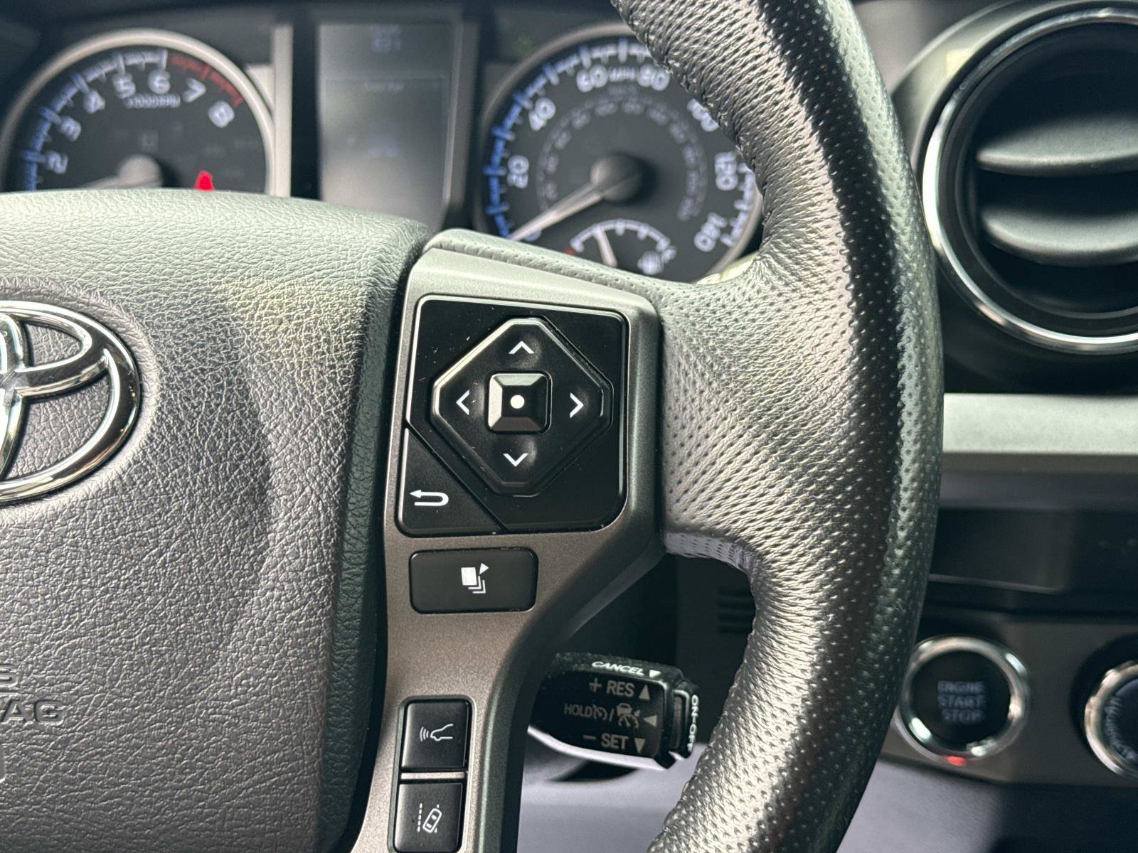 Used 2021 Toyota Tacoma TRD Sport w/ Technology Package AWD/4WD image 10