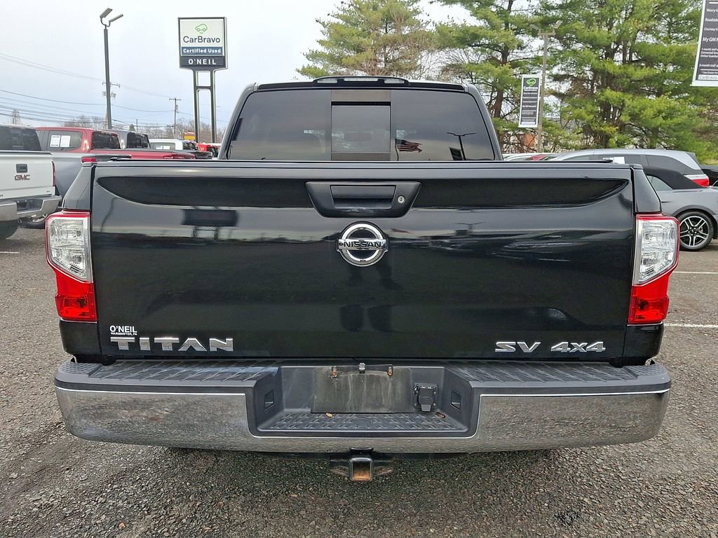 Used 2017 Nissan Titan SV image 5