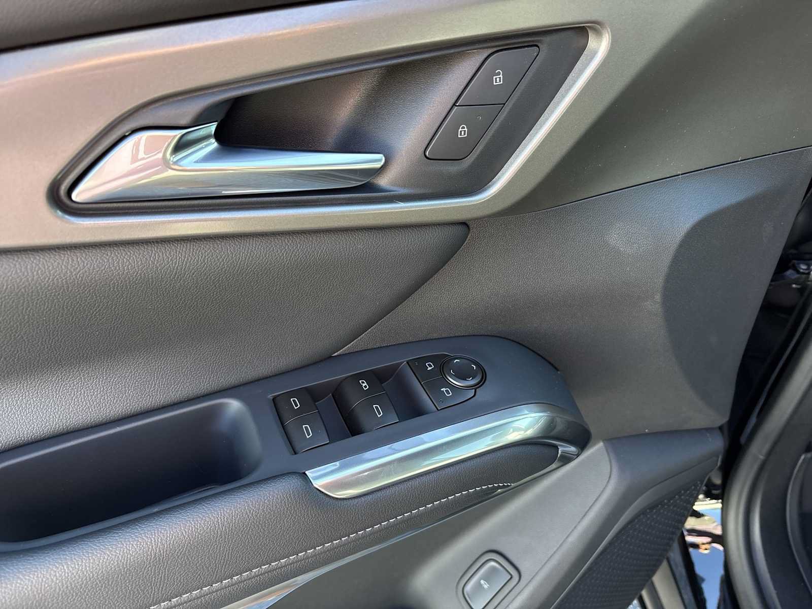 New 2027 Chevrolet Traverse LT w/ Driver Confidence Package FWD image 23