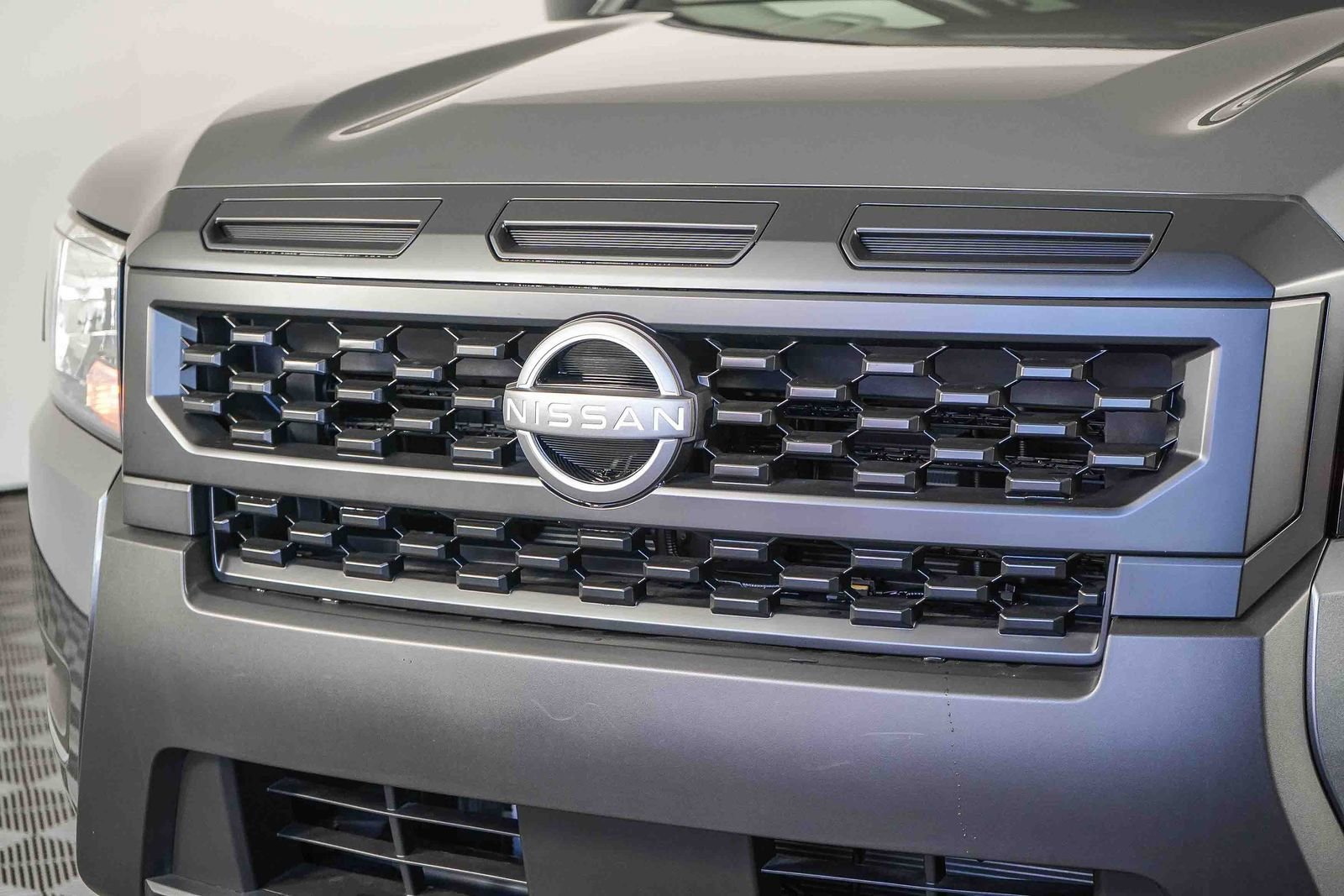 Certified 2025 Nissan Frontier S image 5