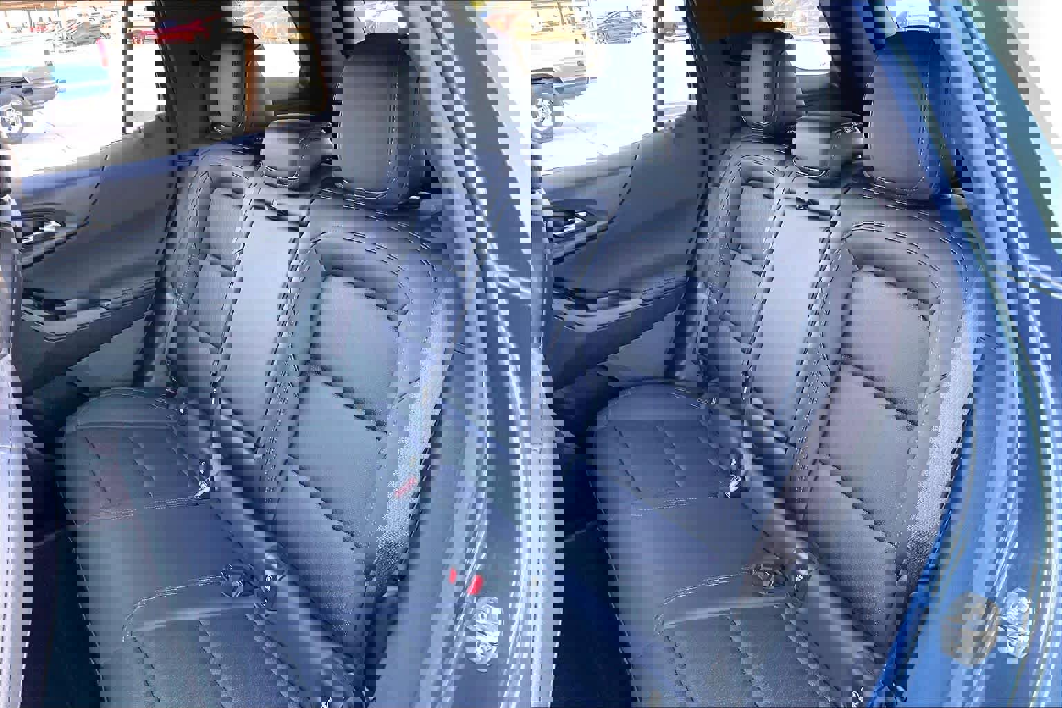 Certified 2025 Chevrolet Equinox LT w/ Convenience Package II image 18