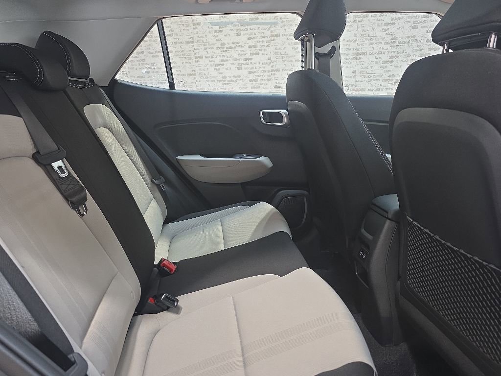 Used 2026 Hyundai Venue SEL FWD image 10