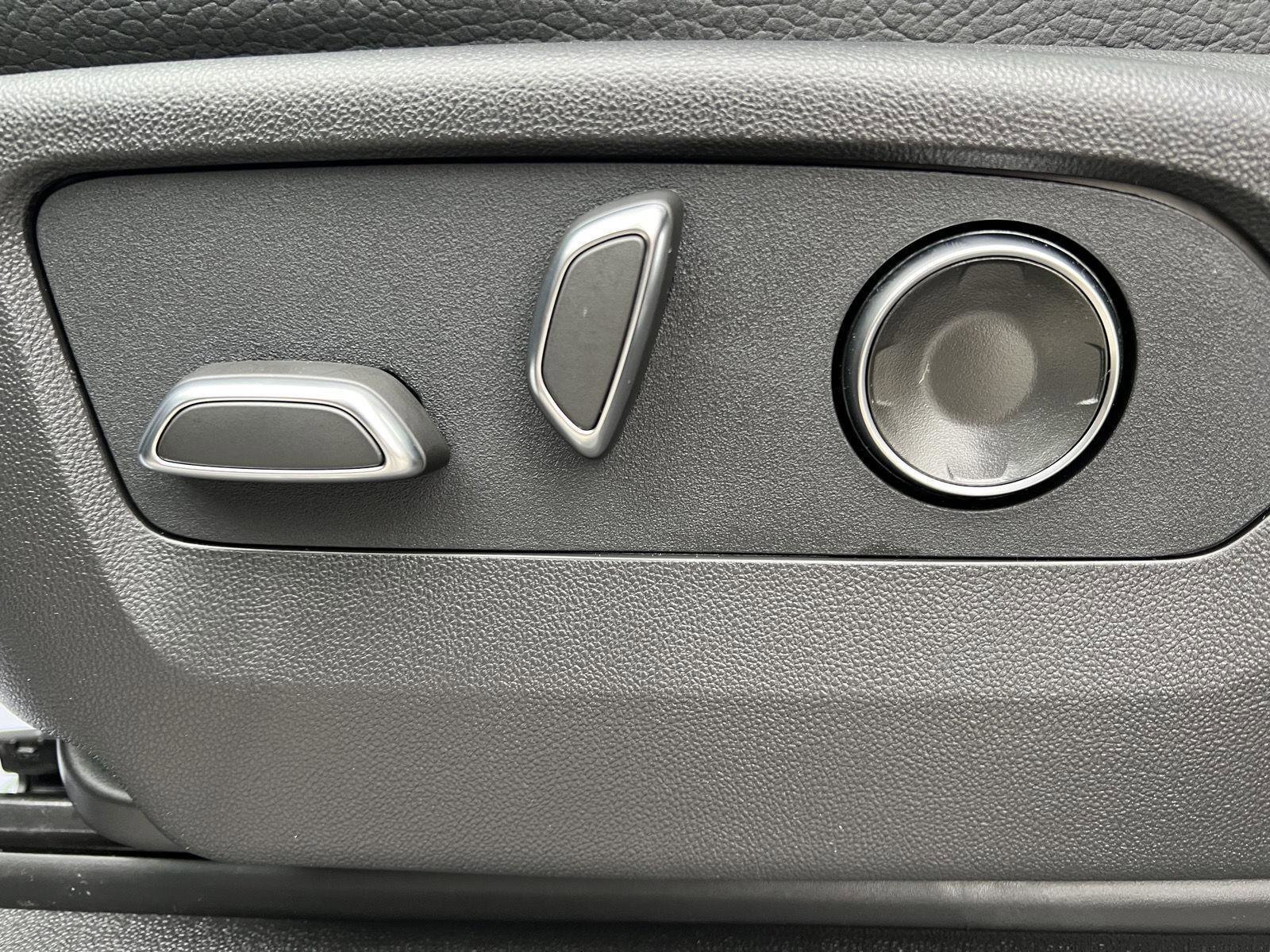 New 2026 GMC Yukon Denali w/ Sun & Power Step Package image 20