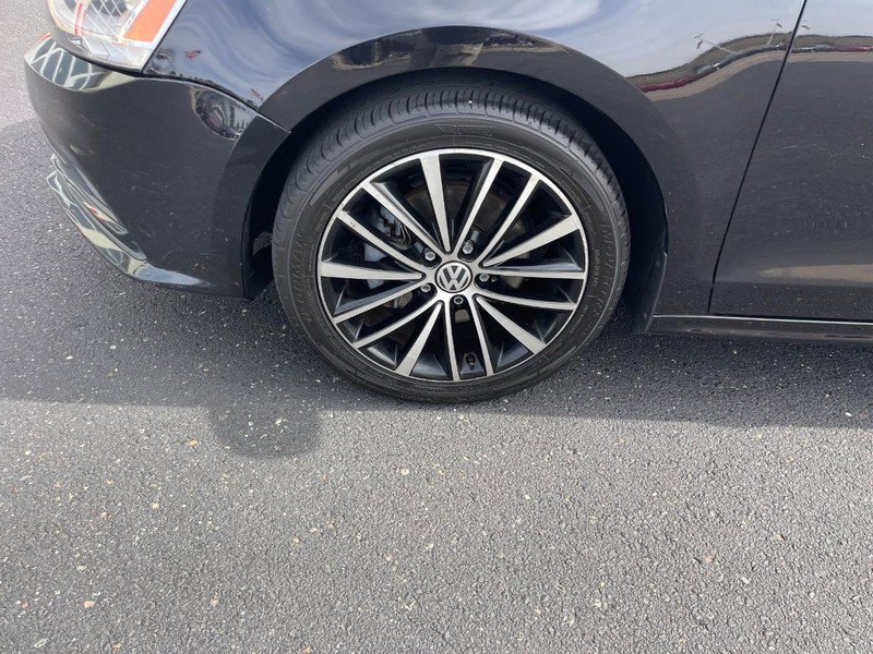 Used 2016 Volkswagen Jetta Sport image 8