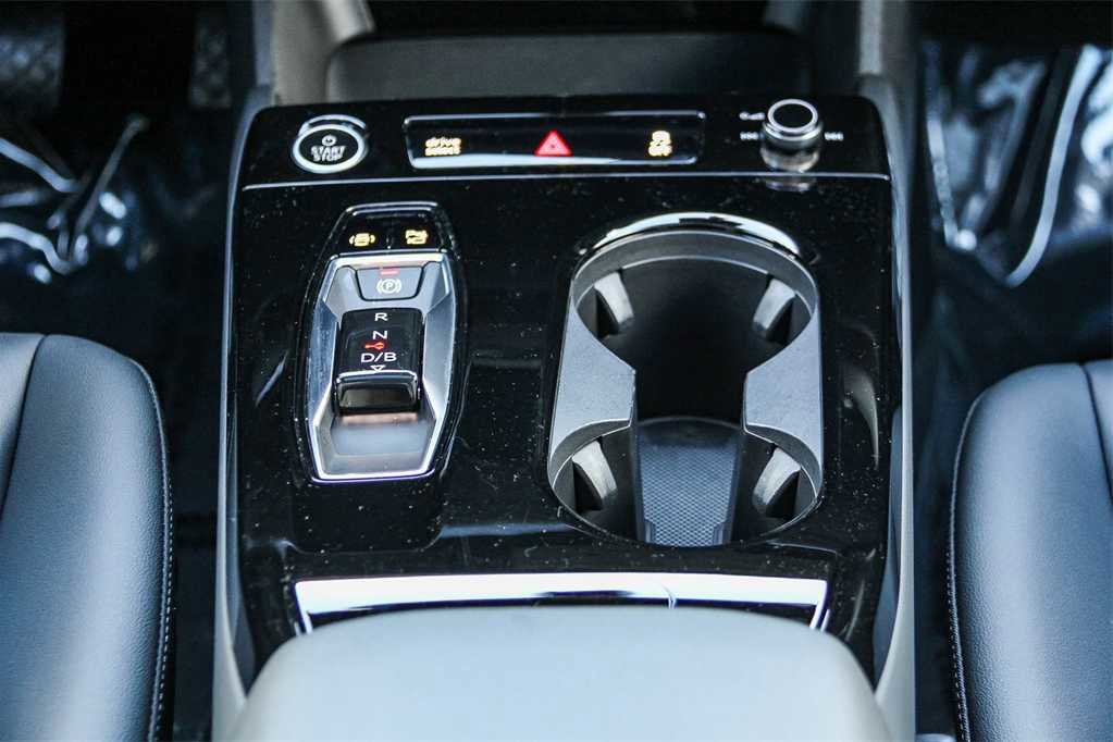 Used 2025 Audi Q6 e-tron Premium w/ Convenience Package image 14