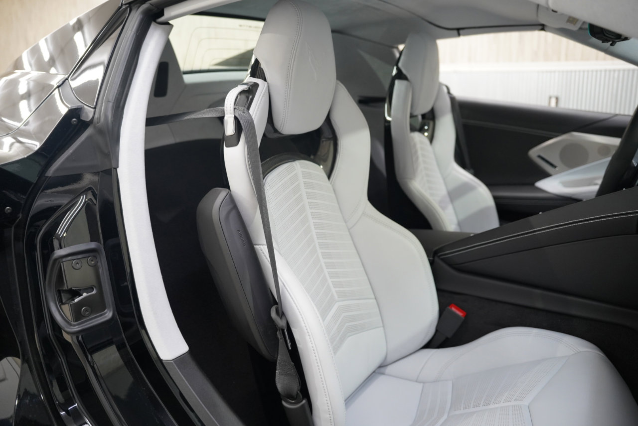 Used 2025 Chevrolet Corvette Stingray Premium Conv w/ Z51 Performance Package image 29