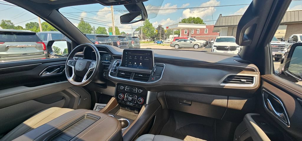 Certified 2022 Chevrolet Tahoe Z71 w/ Luxury Package AWD/4WD image 24