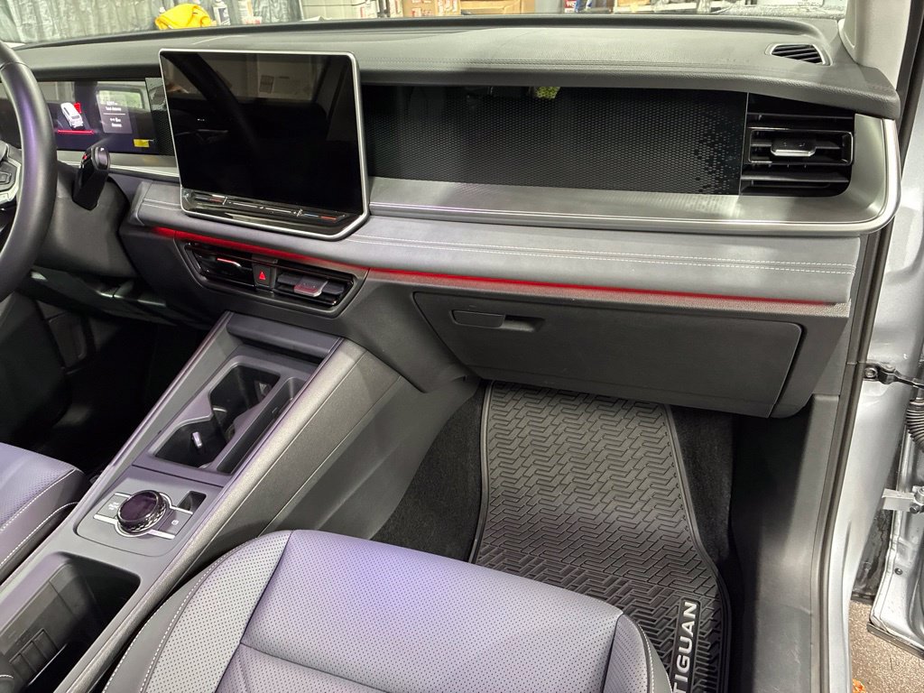 Used 2026 Volkswagen Tiguan SE w/ Panoramic Sunroof Package AWD/4WD image 55
